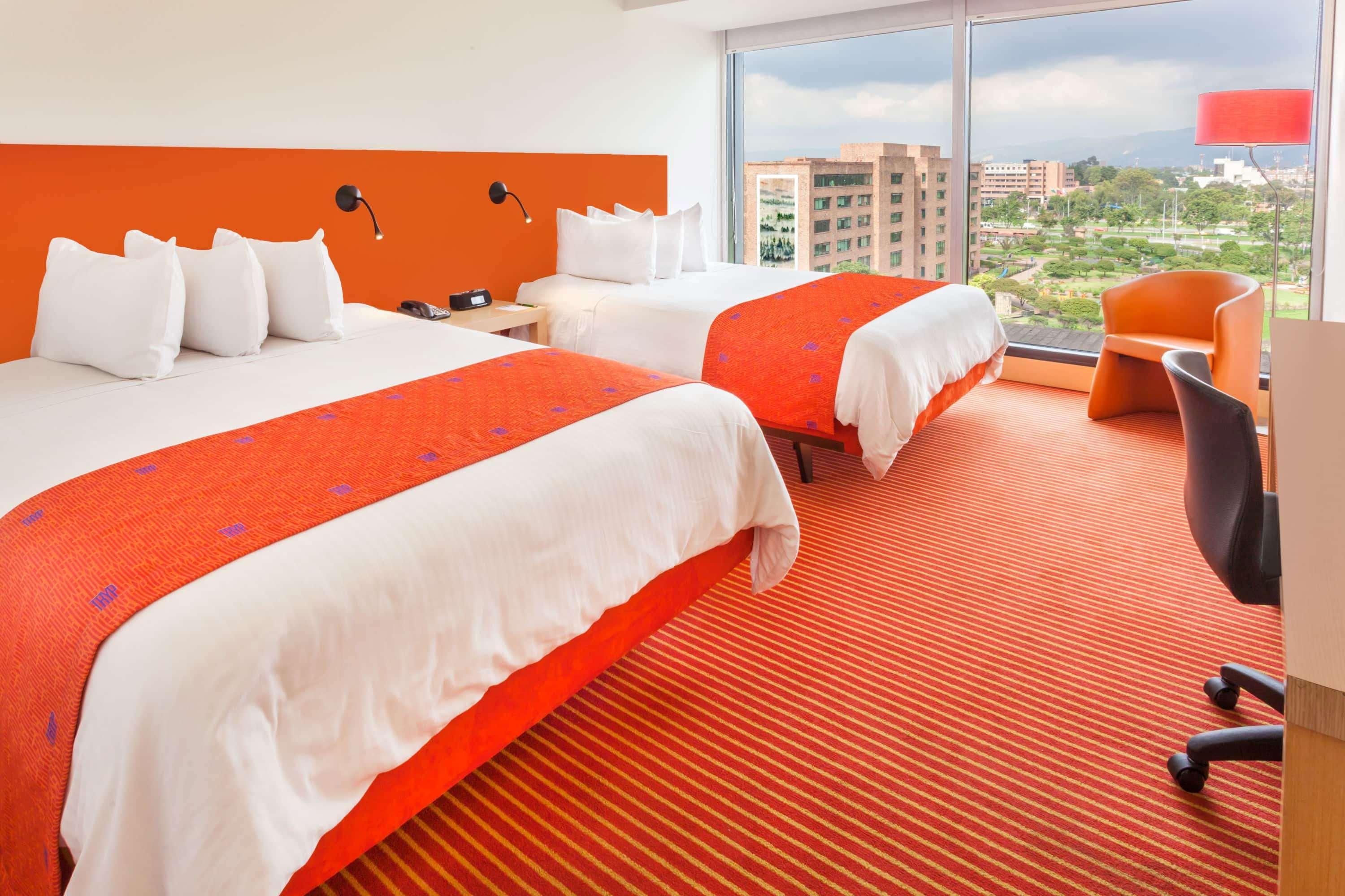 Отель Fairfield By Marriott Bogota Embajada Экстерьер фото